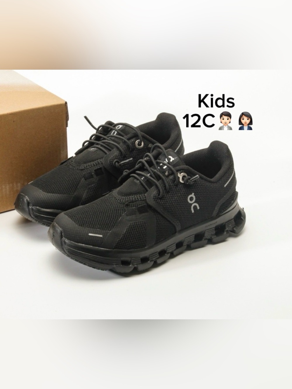 On Running Kids Cloud 6 Athletic
Shoe All - Black 🙋🏻‍♀️🙋🏻(SIZE 12C)